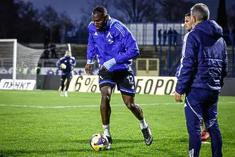 Коледните празници подраниха за дуо на Левски