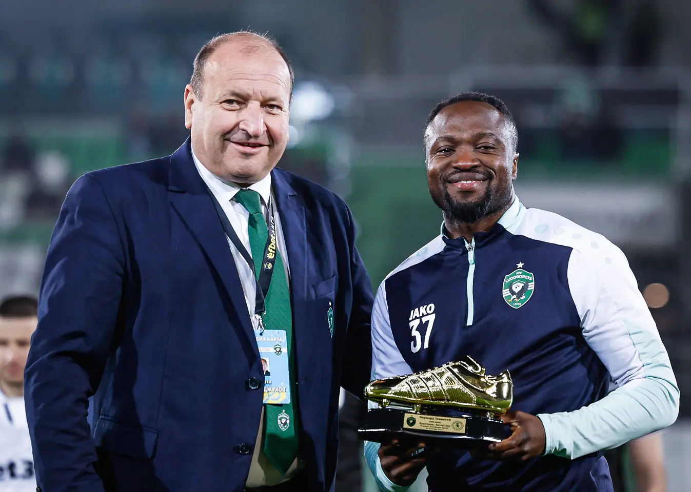 Бърнард Текпетей, Георги Караманджуков / startphoto.bg