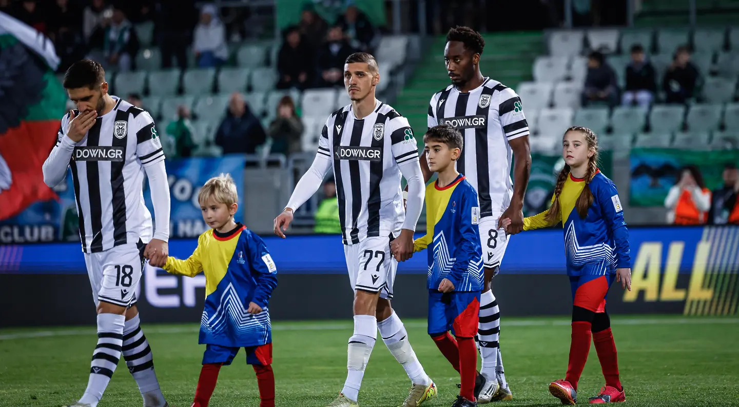 Кирил Десподов с екипа на ПАОК в Разград / startphoto.bg 