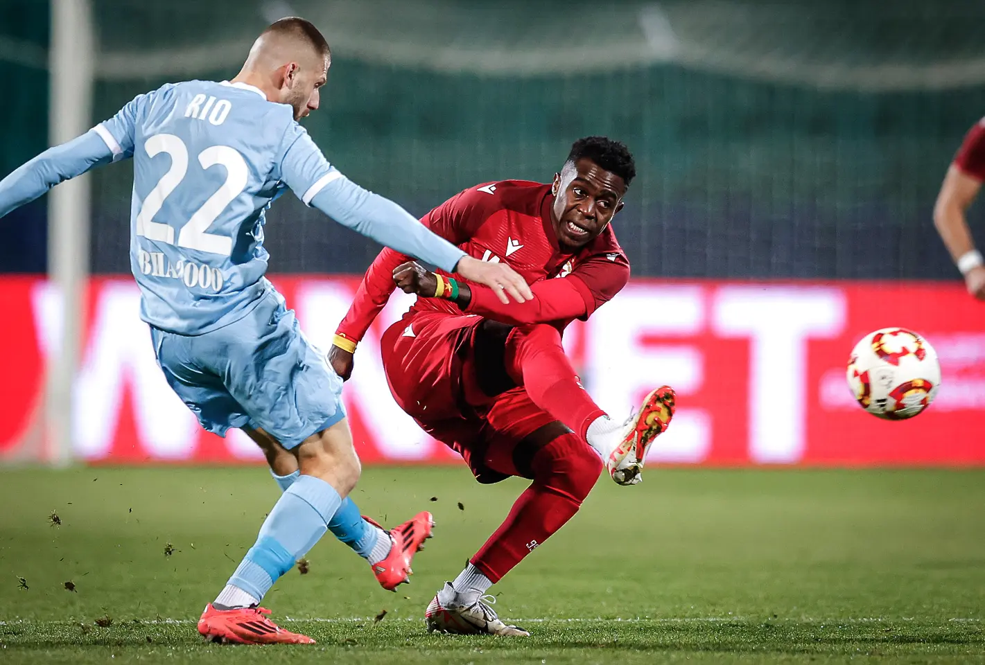 Реян Даскалов, Джеймс Ето'о / startphoto.bg