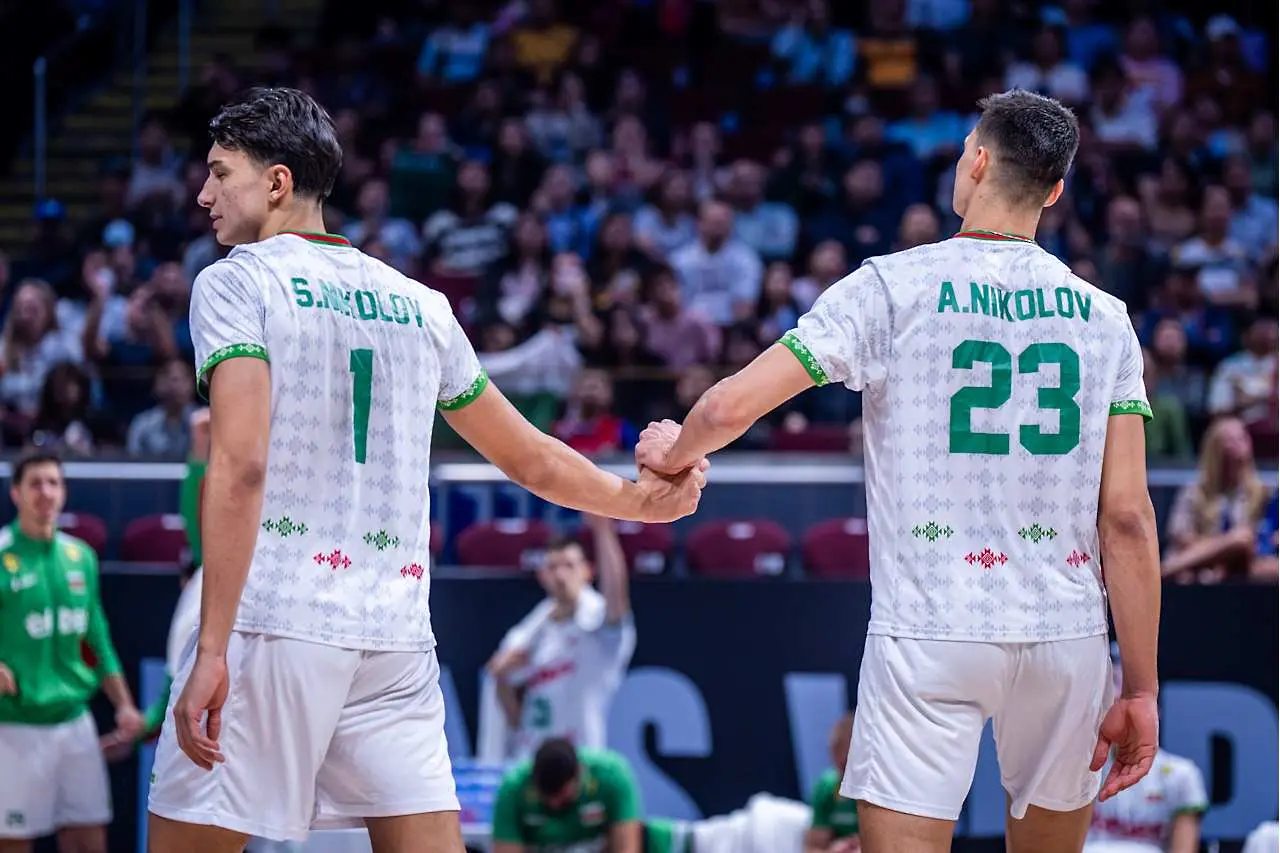 Симеон Николов и Александър Николов / en.volleyballworld.com