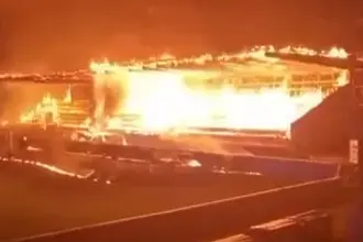 Пожар, предизвикан от тийнейджър, унищожи трибуна на стадион във Финландия