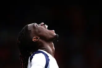 Разследват играч от Висшата лига за употреба на райски газ