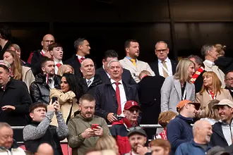 Емблематичен нападател на Ливърпул прекарал два дни в интензивно отделение