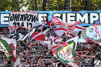 Фенове на Райо Валекано са хоспитализирани след засада в Полша