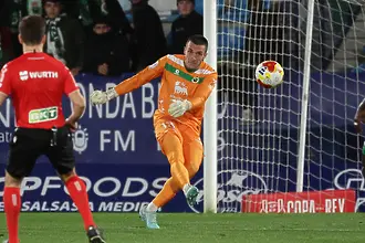 Българският младежки национал Пламен Андреев направи дебют за Ра...