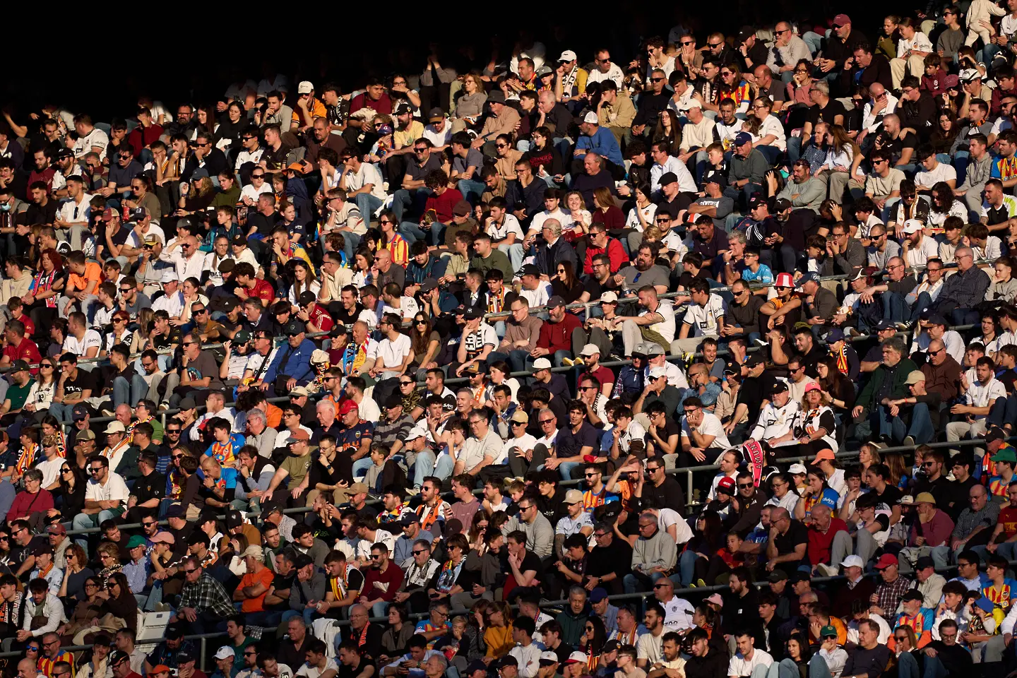 Феновете на Валенсия в мача със Севиля на &quot;Местая&quot; / Getty Images