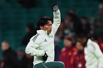 Японски футболист демонстрира нова техника за загрявка - изненада всички (ВИДЕО)