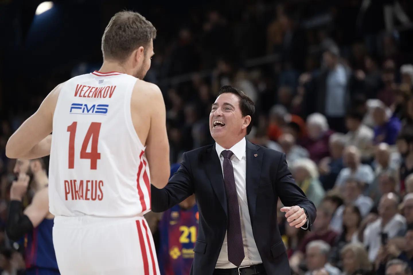 Александър Везенков, Шави Паскуал / Getty Images