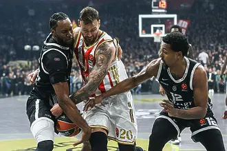 „Гробарите“ се върнаха от отвъдното! Партизан навакса 16 точки и съкруши Звезда в Дербито на Белград