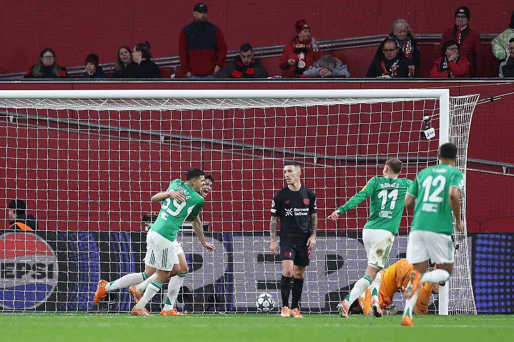 Нюкасъл се радва след гол срещу Байер Леверкузен / Getty Images 