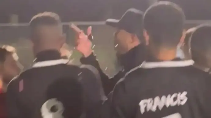 Контузеният Габриел Магаляеш замесен в необичаен инцидент по време на аматьорски мач в Лондон