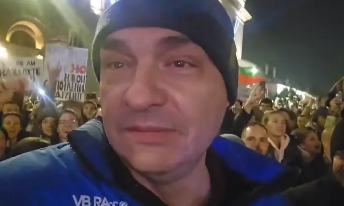 Волейболната легенда Владимир Николов на протеста срещу правителството в София / facebook.com/Nikolovlado