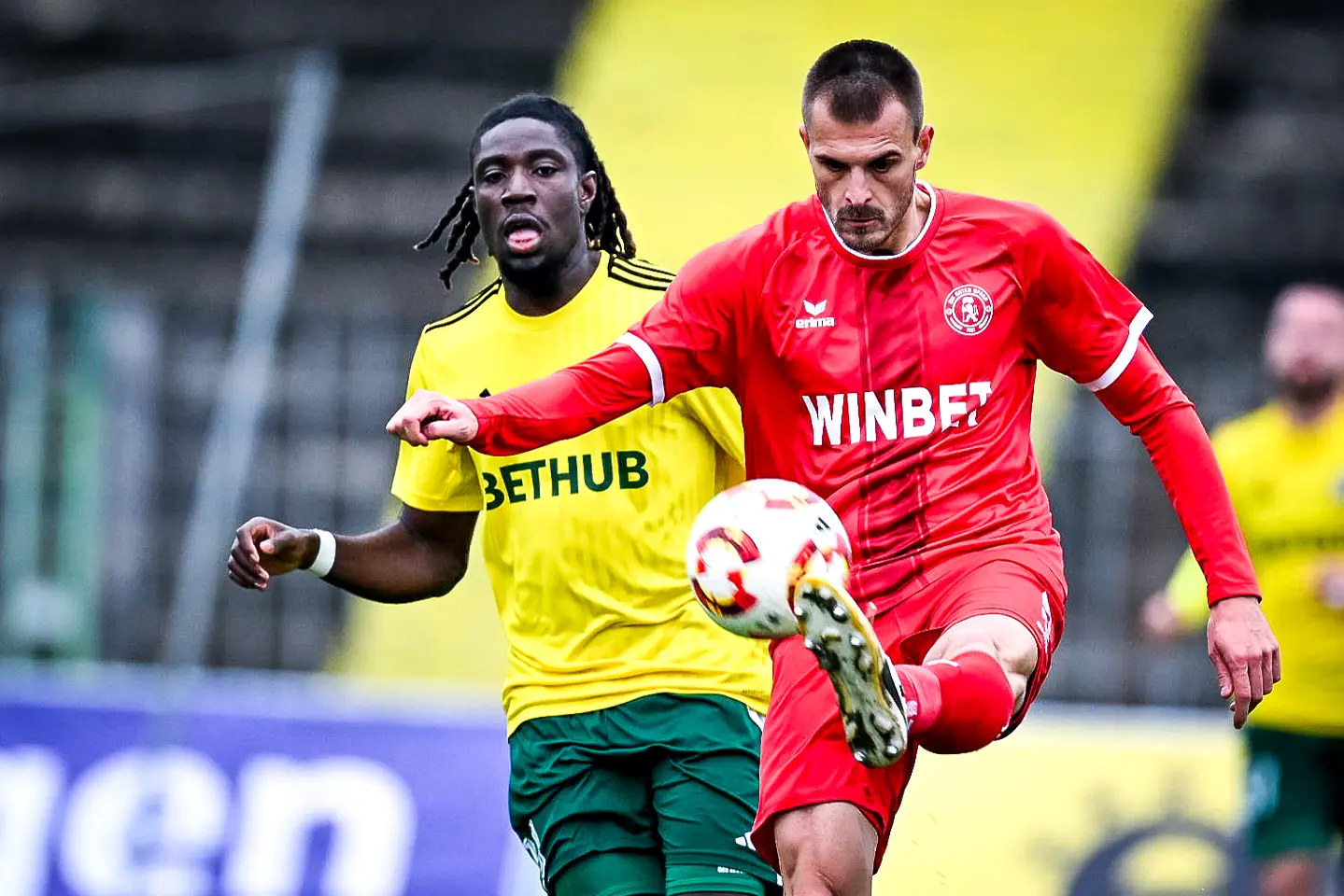 Божидар Чорбаджийски, Аарон Апия / startphoto.bg