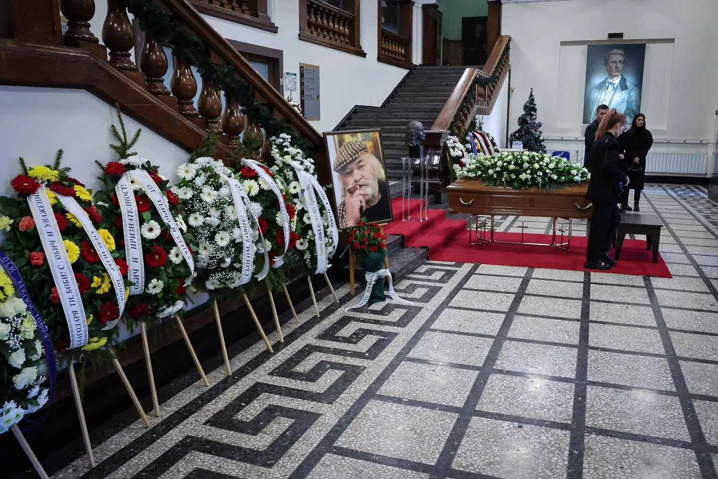 Поклонението пред Боян Радев / startphoto.bg