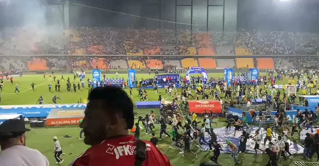 Хаос в Колумбия - насилие и безредици във финала за Купата (ВИДЕО)