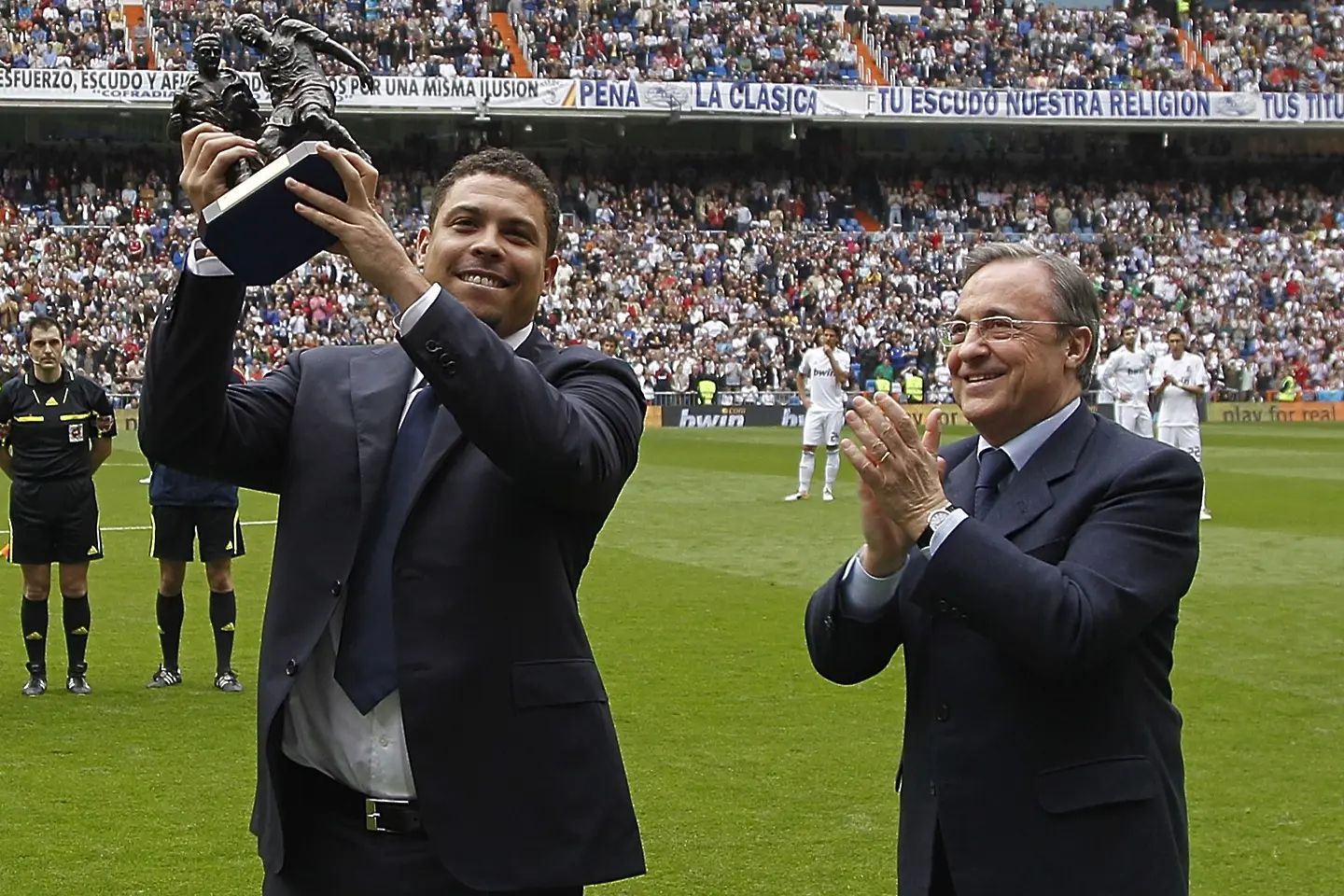 Роналдо Назарио, Флорентино Перес / Getty Images