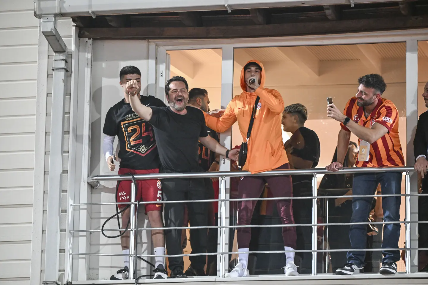 Ерден Тимур празнува титла на Галатасарай / Getty Images