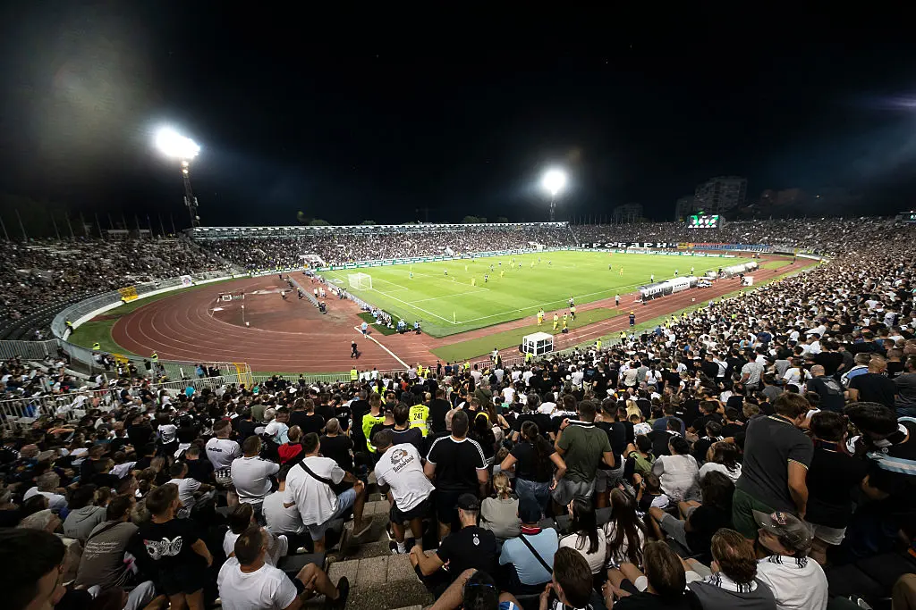 Стадион ЮНА, пълен с фенове на Партизан / Getty Images 