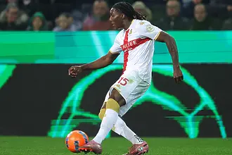 Интер се оглежда за заместник на Дъмфрис 