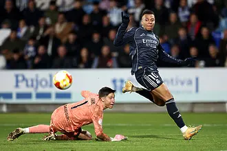 Талавера уплаши Реал Мадрид с късен щурм, но Мбапе не позволи чудо (ВИДЕО)