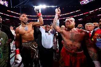 Антъни Джошуа с брутален нокаут срещу Джейк Пол: край на илюзиите в шестия рунд (ВИДЕО)