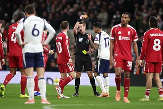 ФА обвини капитана на Тотнъм за неприлично поведение