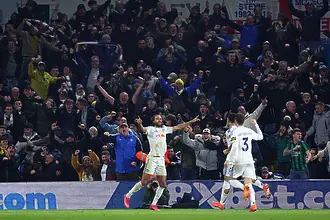 Груев влезе в края при убедителен успех на Лийдс над Кристъл Палас