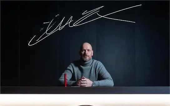 Официално: Ерик Тен Хаг се завърна, но не като треньор