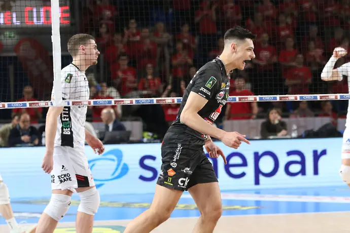 Нов силен мач за Александър Николов при успех на Лубе