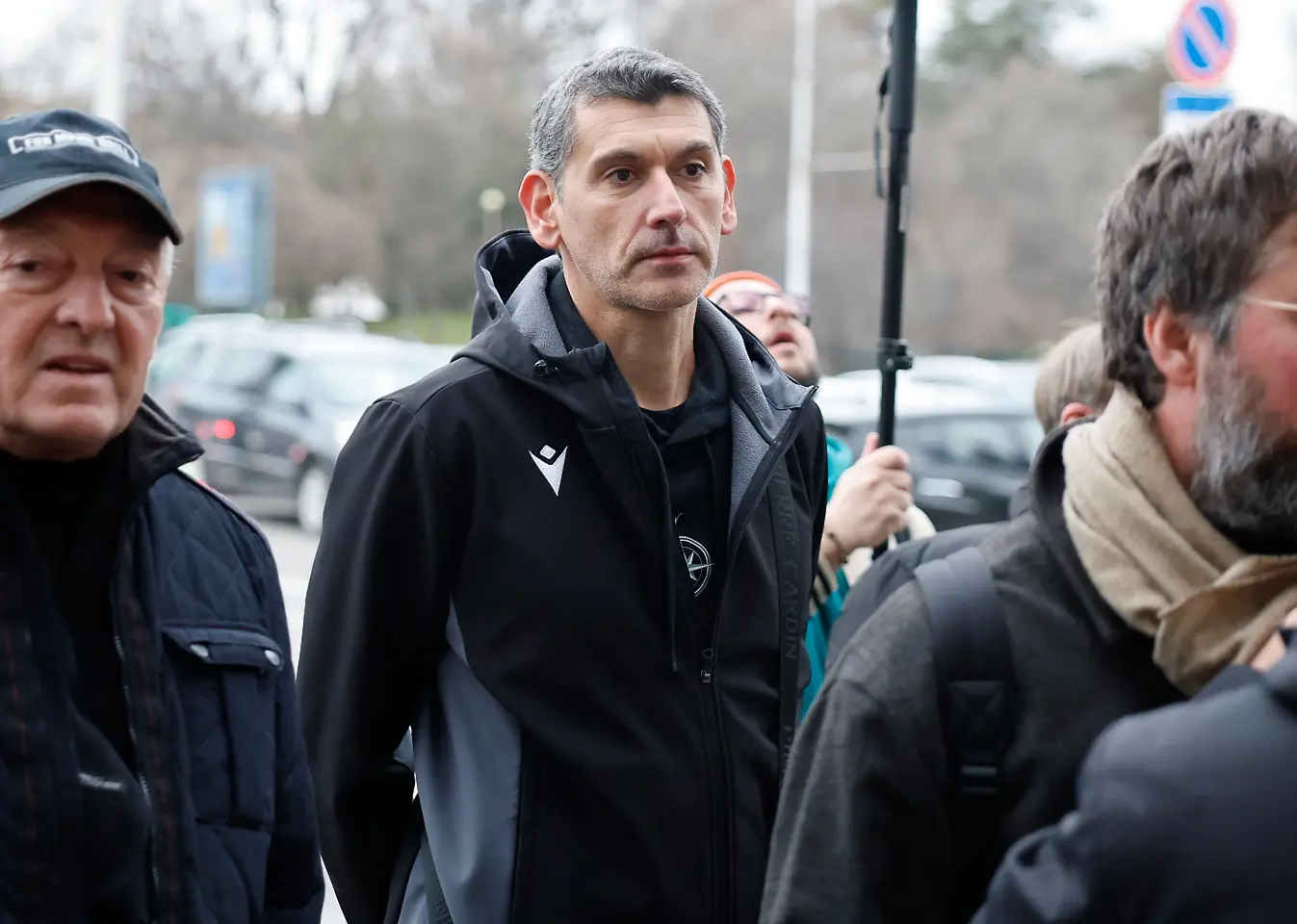 Александър Попов, поклонение на Димитър Пенев / startphoto.bg  