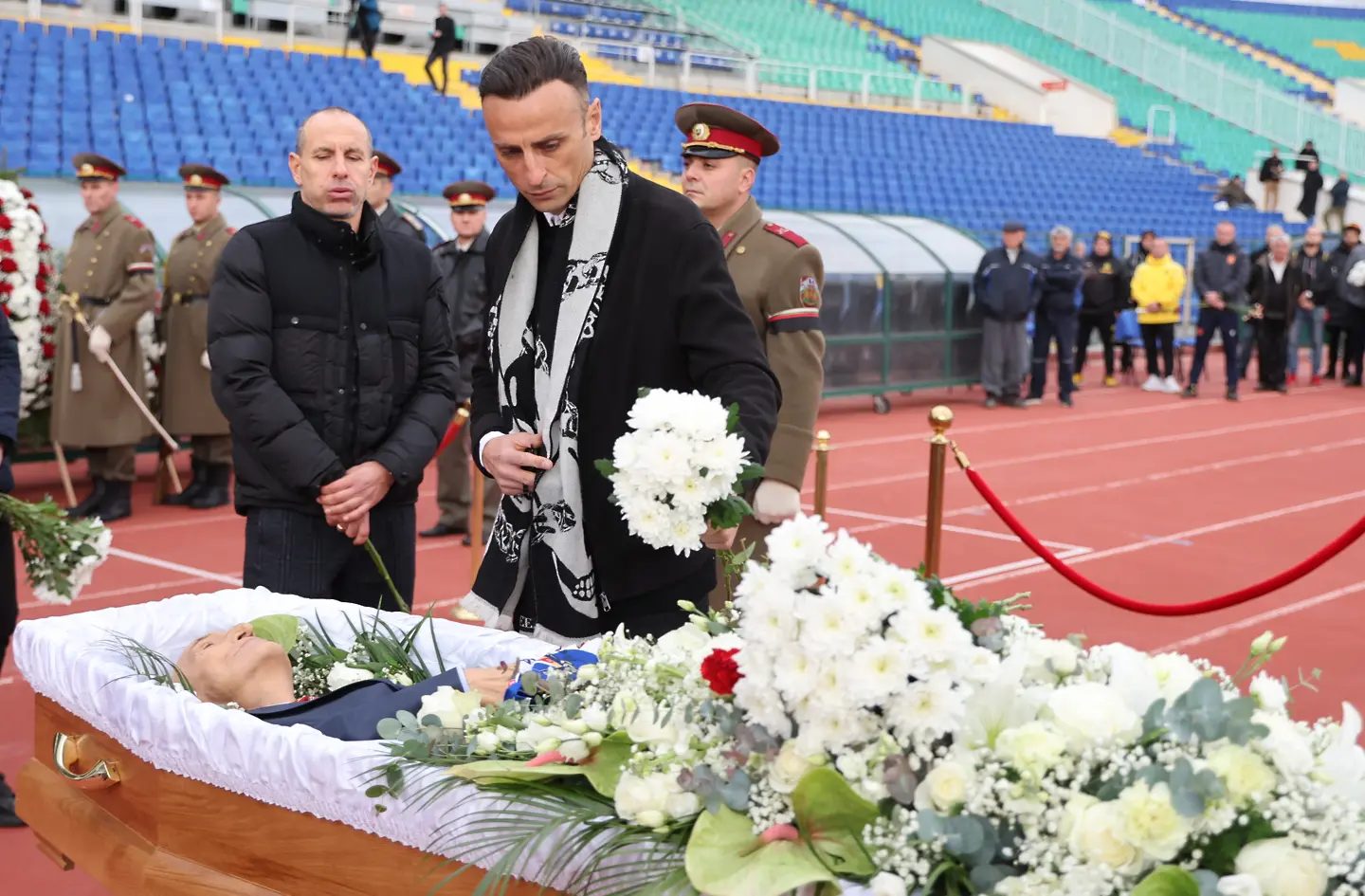 Димитър Бербатов, Мартин Петров, поклонение на Димитър Пенев / startphoto.bg  