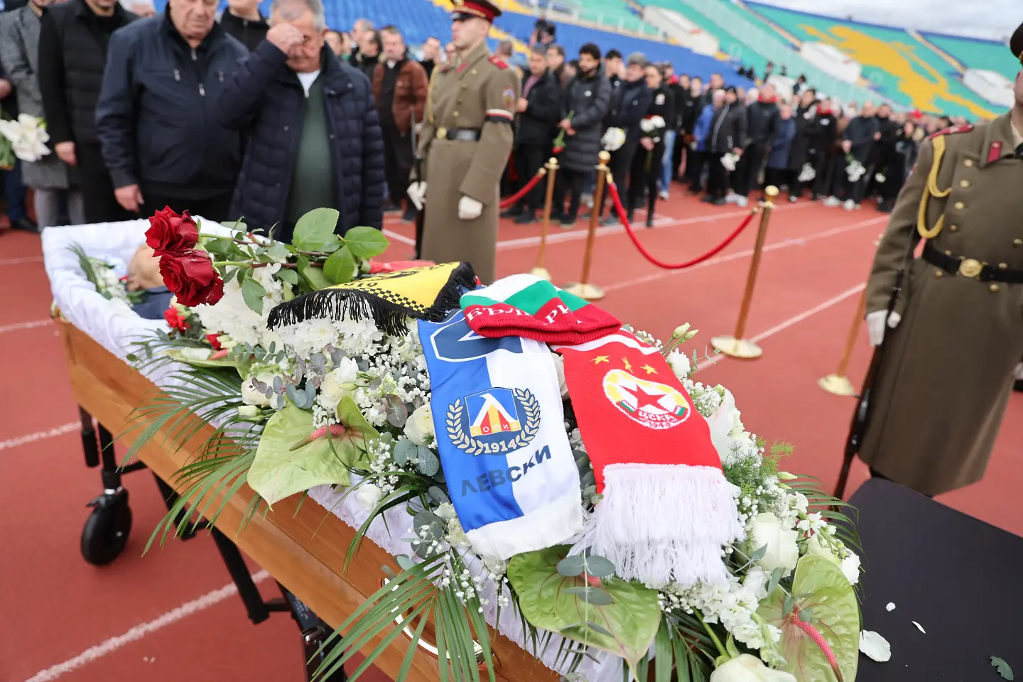 Поклонение на Димитър Пенев / startphoto.bg