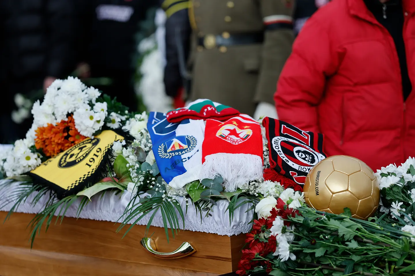 Поклонение на Димитър Пенев / startphoto.bg