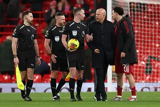 Арне Слот с остра критика към съдиите след равенството на Ливърпул срещу Лийдс