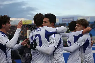 Комо продължава със силното представяне в Серия А