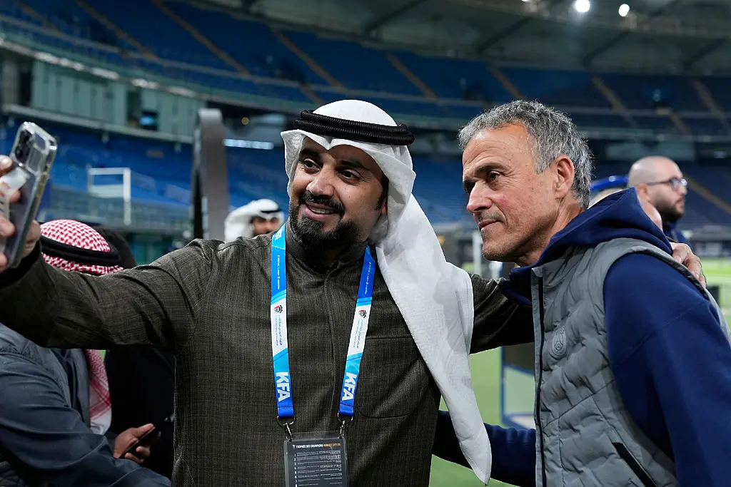 Луис Енрике с арабски фен / Getty Images 