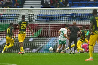 Сенегал е на полуфинал - изхвърли Мали след вратарски гаф и червен картон