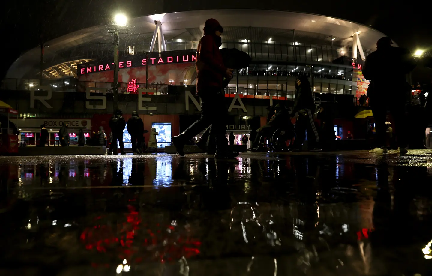 Арсенал и Ливърпул не оправдаха високите очаквания под лондонския дъжд