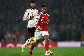 Арсенал и Ливърпул не оправдаха високите очаквания под лондонския дъжд