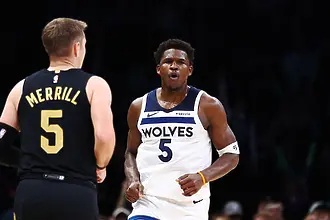 Минесота продължава да взема скалпове от Изтока