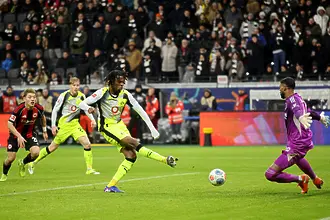 Лудница във Франкфурт: Дортмунд възкръсна от мъртвите за зрелищно 3:3