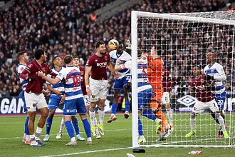 Уест Хем бе близо до срамно отпадане, но продължава напред за ФА Къп