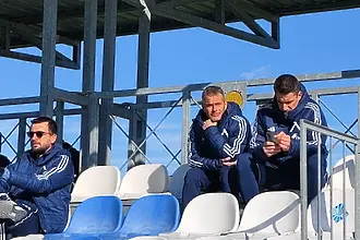 Треньорът на Левски гледа Локомотив София (ВИДЕО)