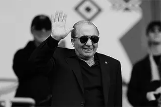 Фиорентина ще почете президента си като играе за него