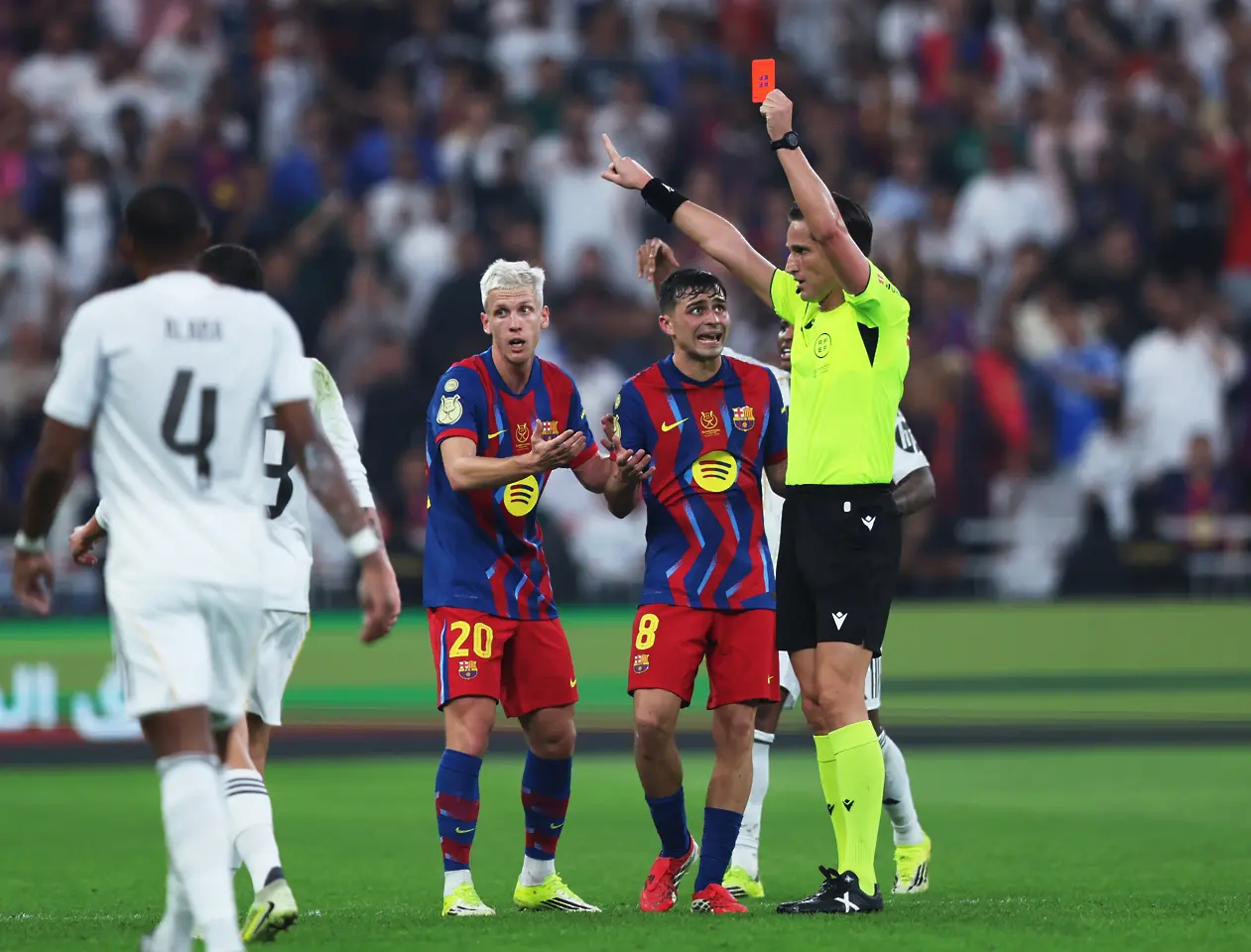 Червен картон за Френки де Йонг / Getty Images