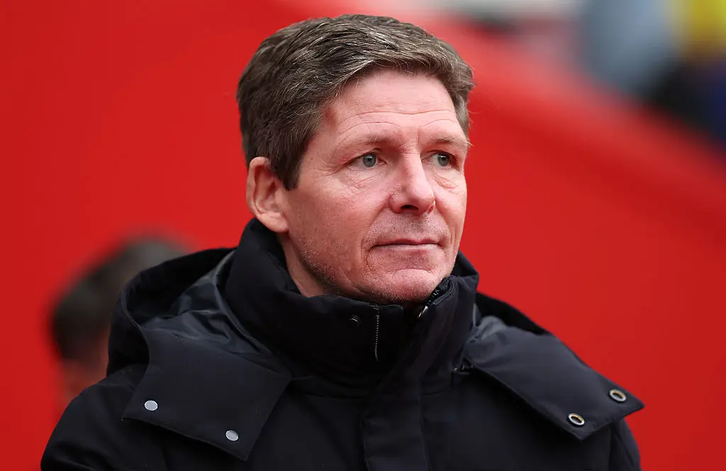 Гласнер беснее: Напълно изоставени сме, гледам скамейката и не мога да реагирам