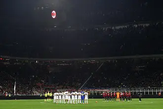 Смут: феновете на Лече оскверниха минутата мълчание в памет на починалия президент на Фиорентина