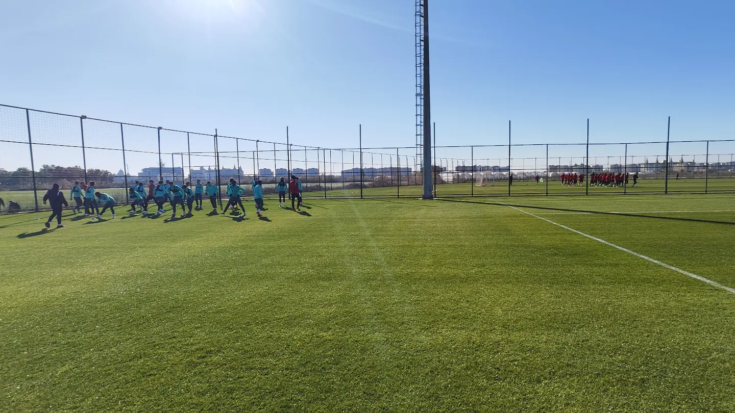 Ботев Пловдив и тимът на Зигнаревич - арменският Алашкерт, тренират на съседни терени в Турция