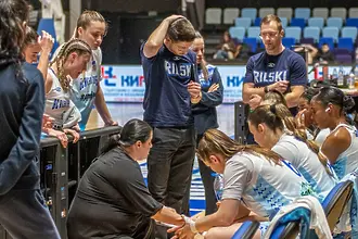 Партизан на колене в Самоков